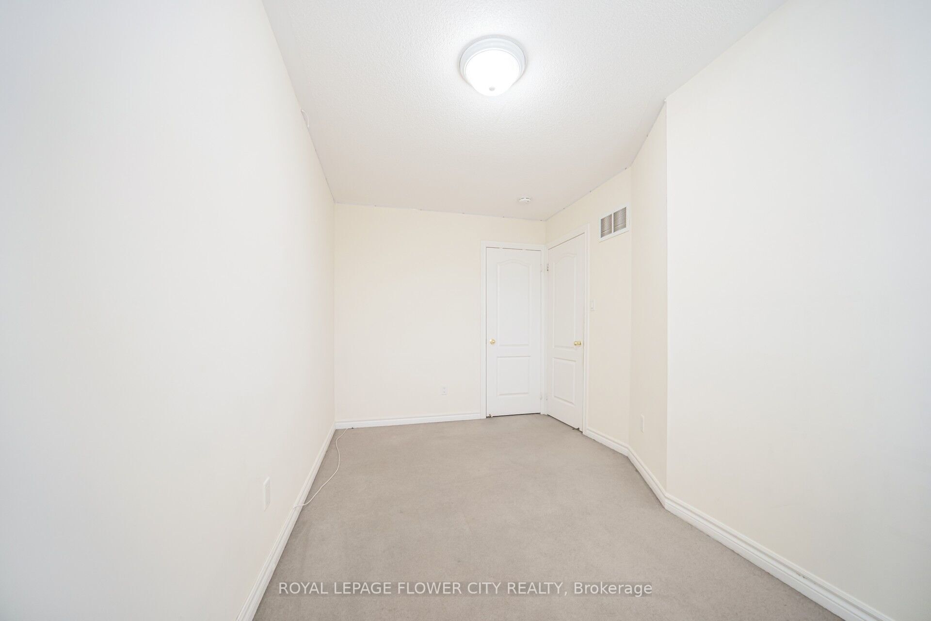 82 Magdalene Crescent