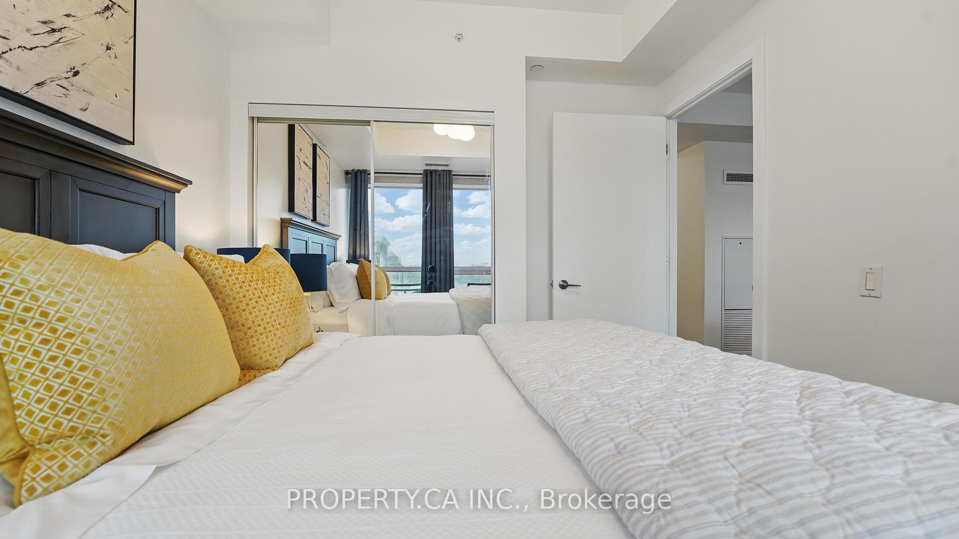 2 Bedrooms Condo at 2220 Lakeshore,  Toronto For sale