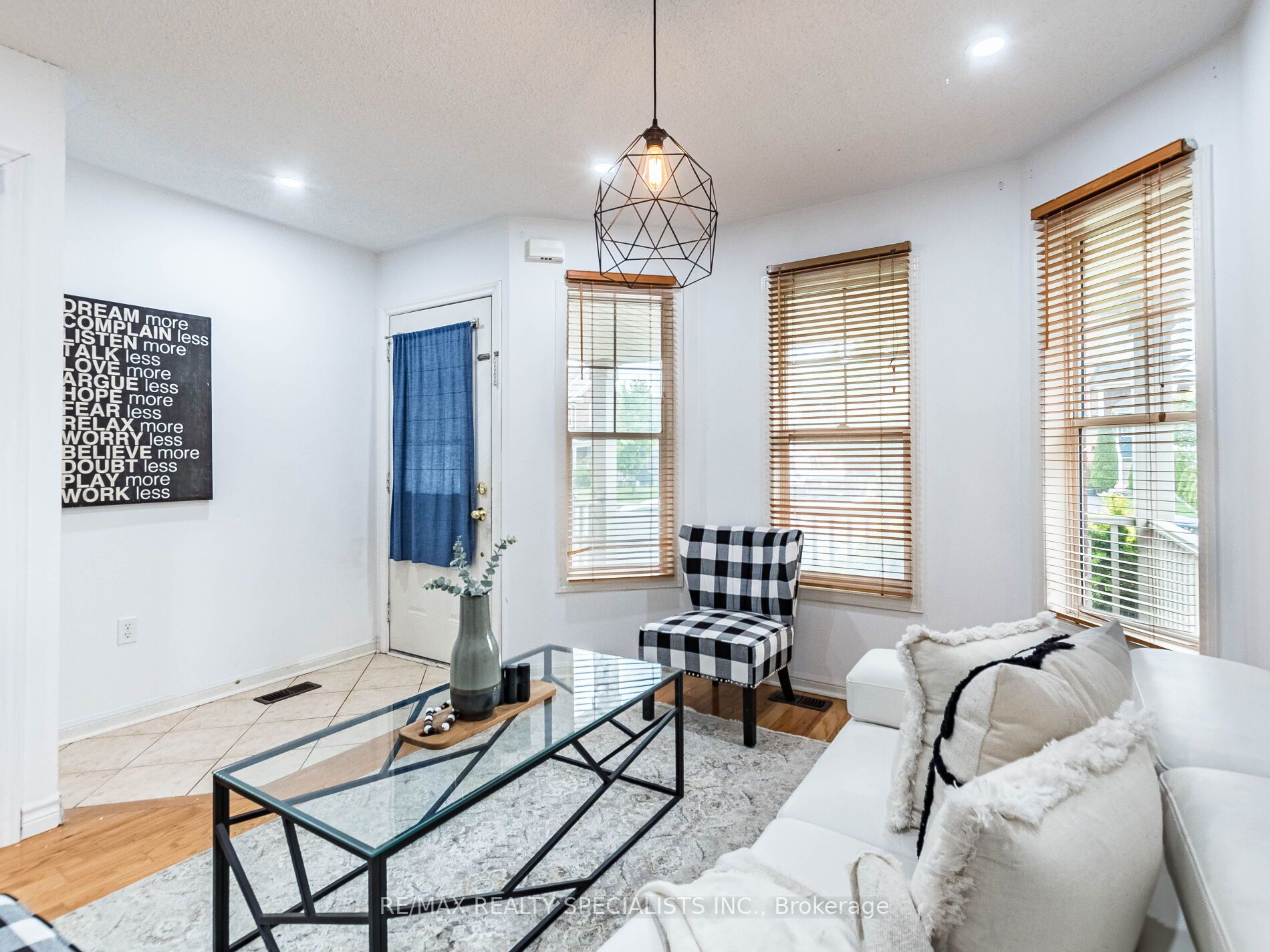 105 DECKER HOLLOW Circle