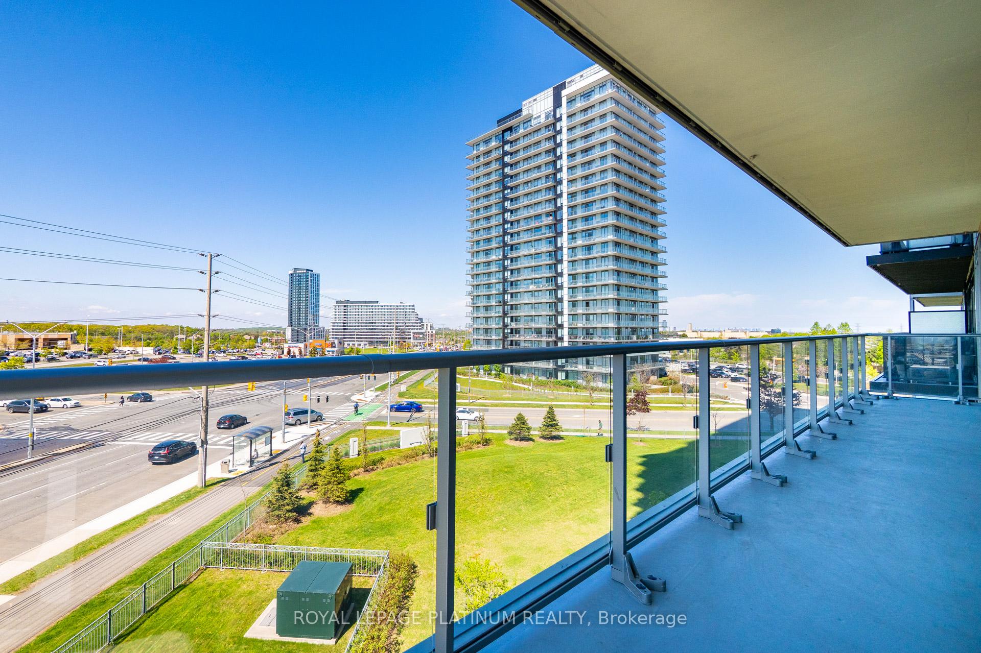 3 Bedrooms Condo at 4699 Glen Erin, Mississauga For sale