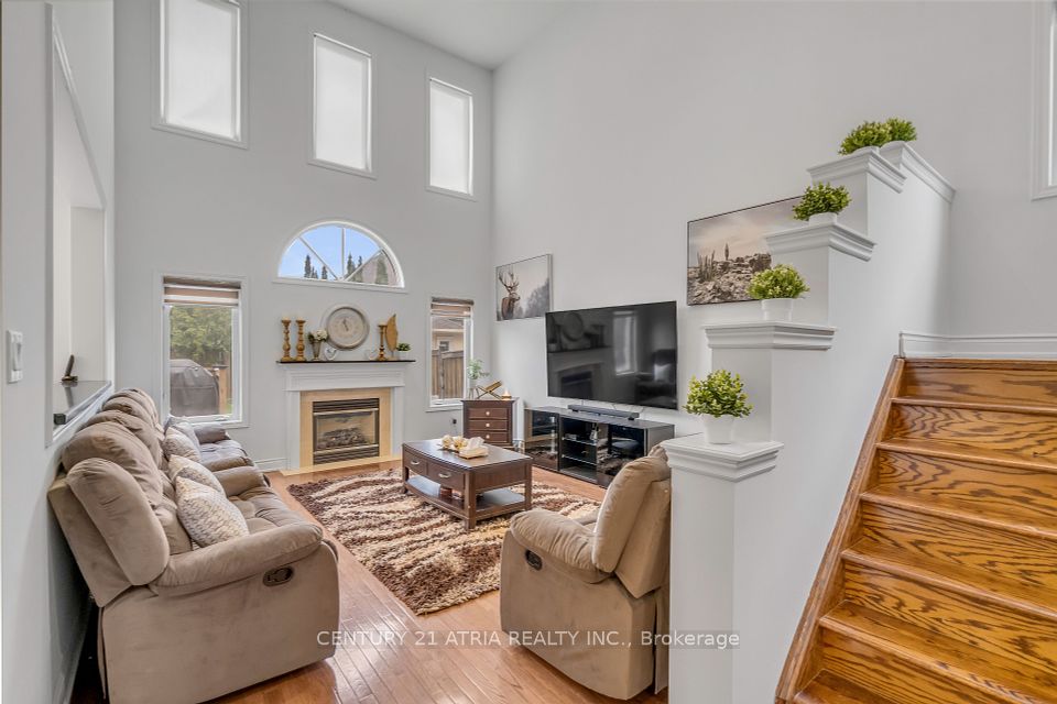 10 Louvain Drive, Brampton, ON L6P 1W4