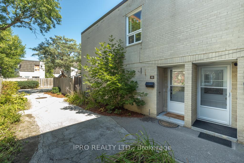 3 Bedrooms Condo at 23 Four Winds, Toronto For sale