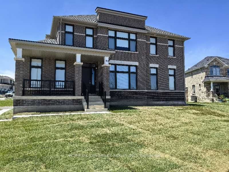 42 Sam Battaglia Crescent, Georgina, ON L0E 1R0