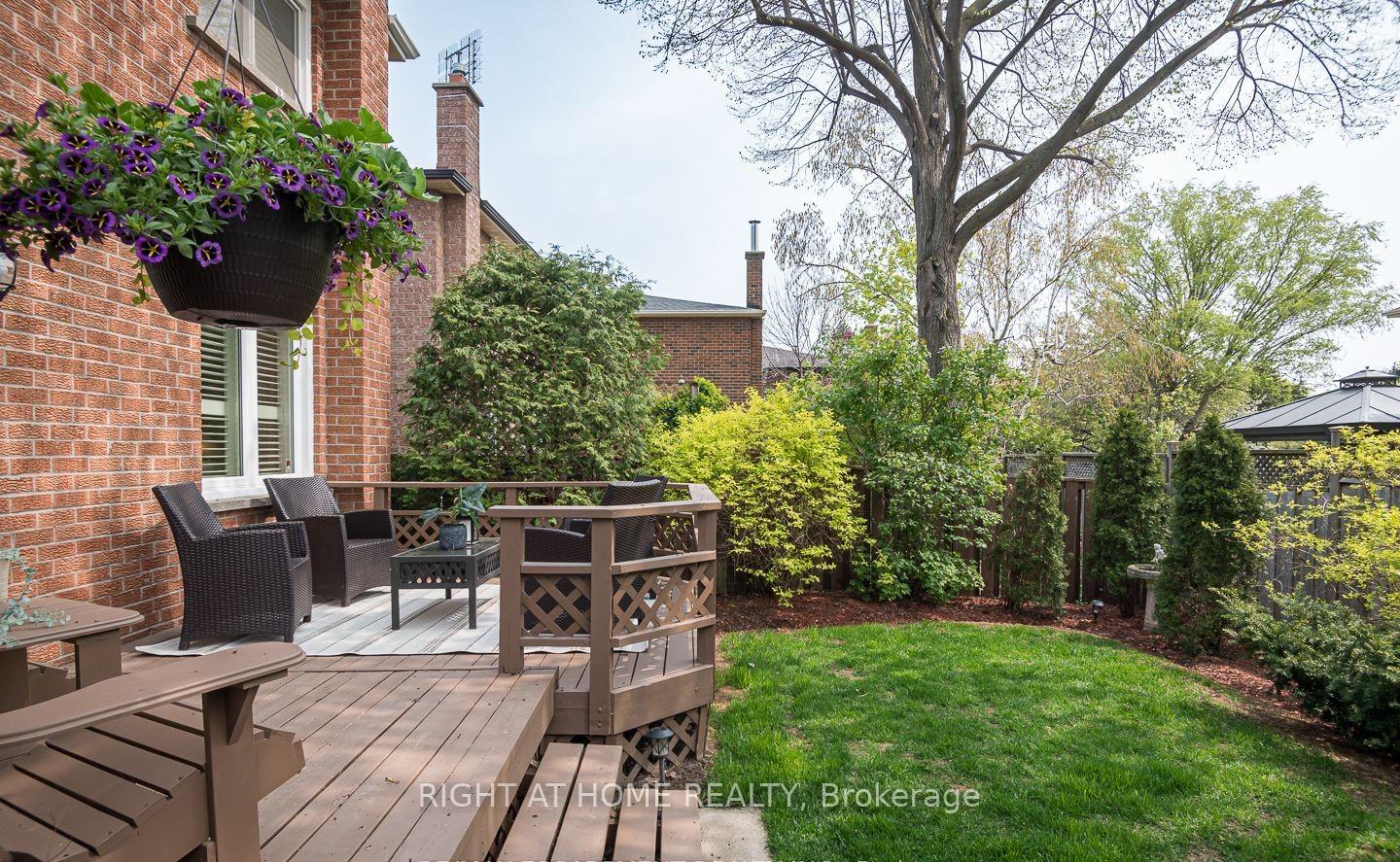 6772 Dolmage Court, Mississauga, ON L5N 4V9
