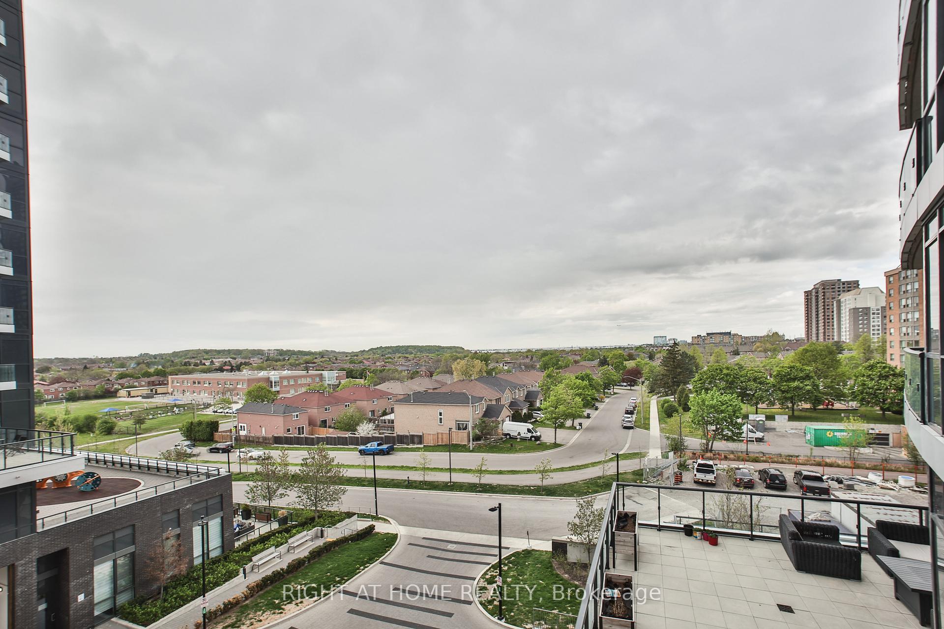 1 Bedroom Condo at 35 WATERGARDEN, Mississauga For sale