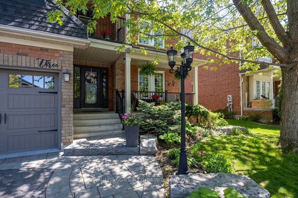 3 Briggs Crescent, Whitby, ON L1M 2E8