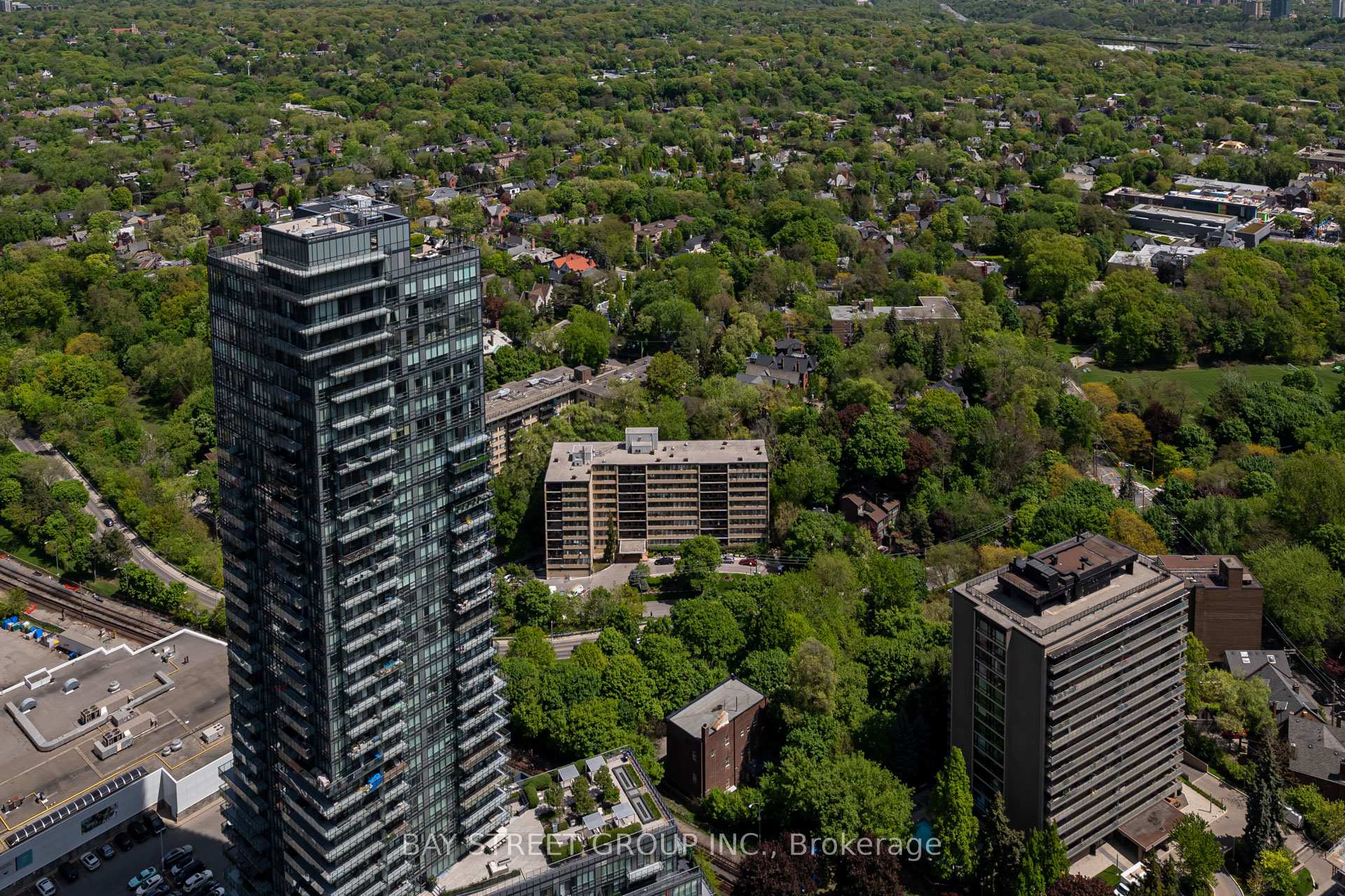 2 Bedrooms Condo at 1 Yorkville, Toronto For sale