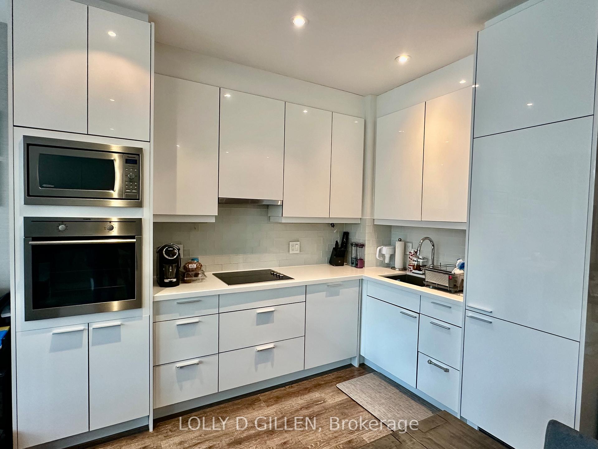2 Bedrooms Condo at 188 Eglinton, Toronto For sale