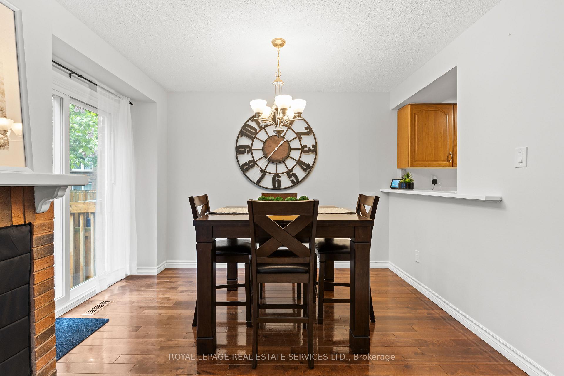 3 Bedrooms Condo at 2065 Amherst Heights, Burlington For sale
