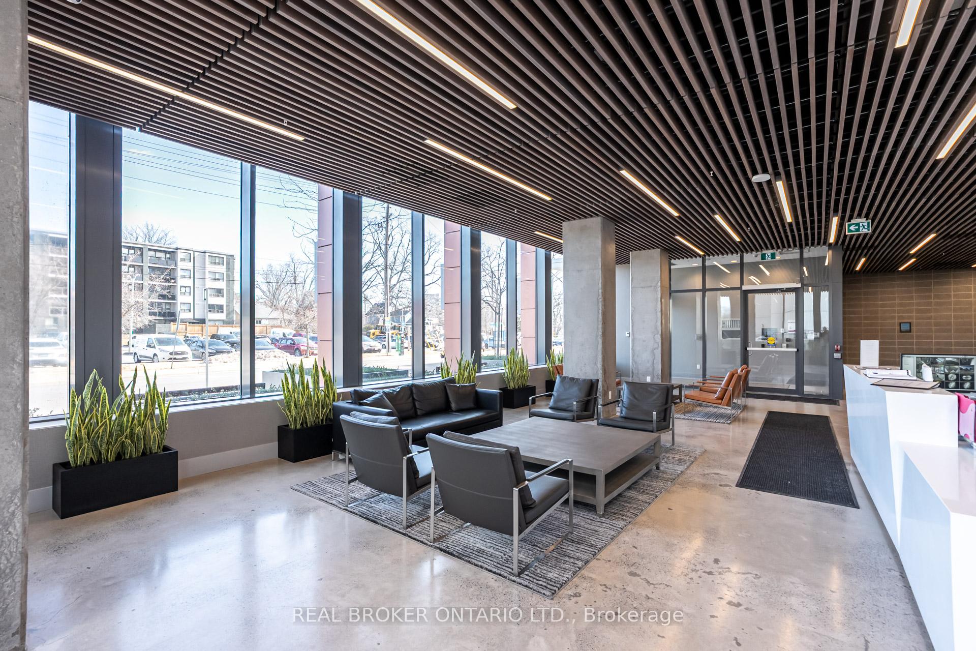 2 Bedrooms Condo at 500 Brock,  Burlington For sale