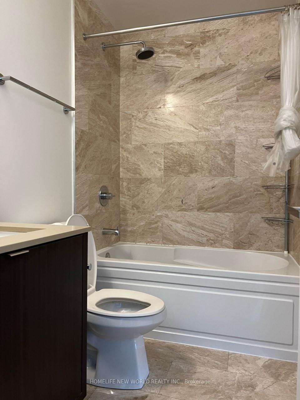 1 Bedroom Condo at 88 Harbour,  Toronto For sale