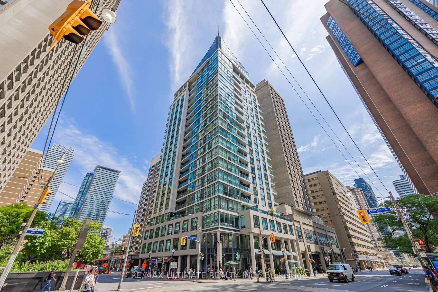 2 Bedrooms Condo at 1121 Bay, Toronto For sale