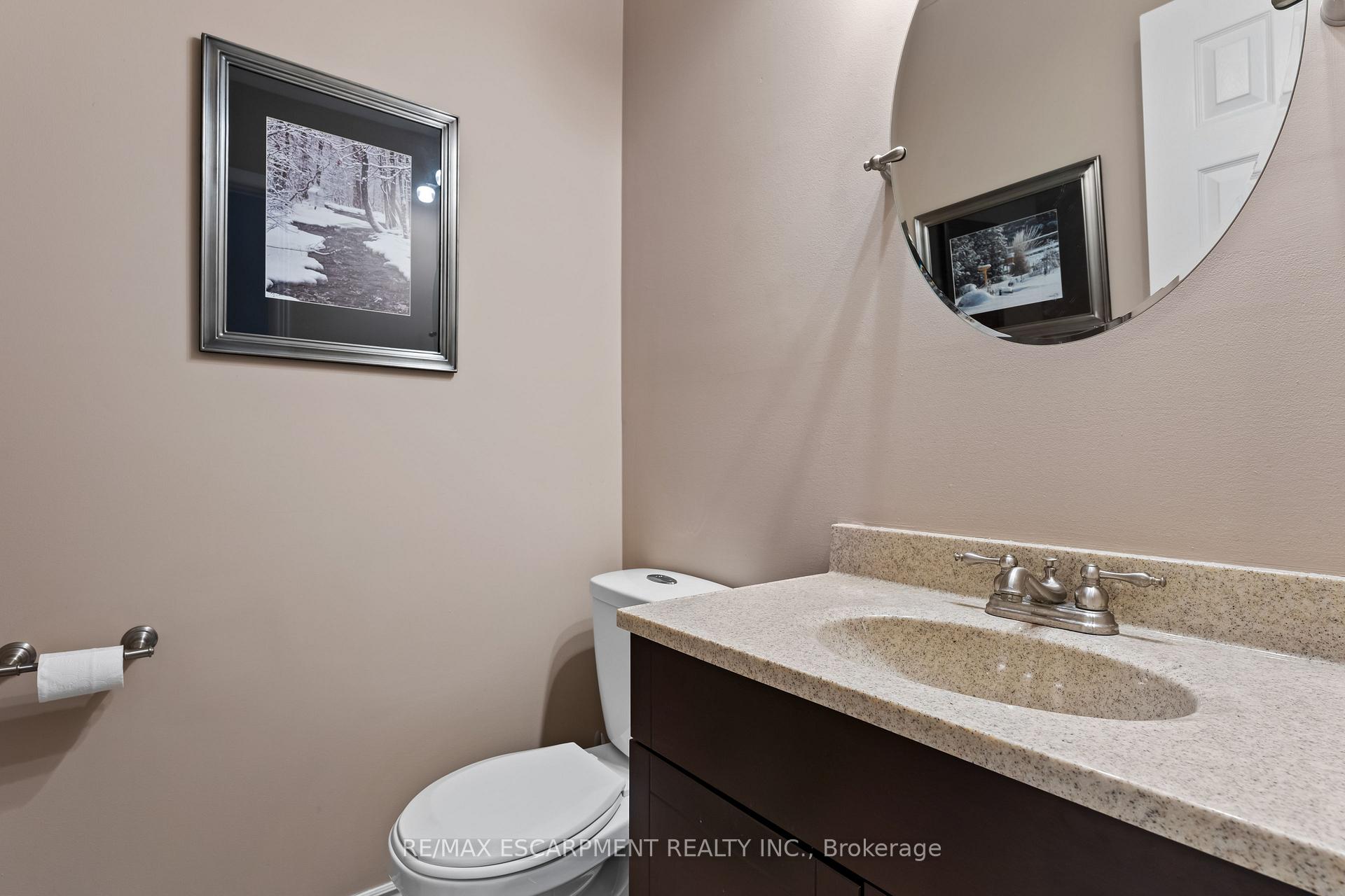 3 Bedrooms Condo at 79 Braeheid,  Hamilton For sale