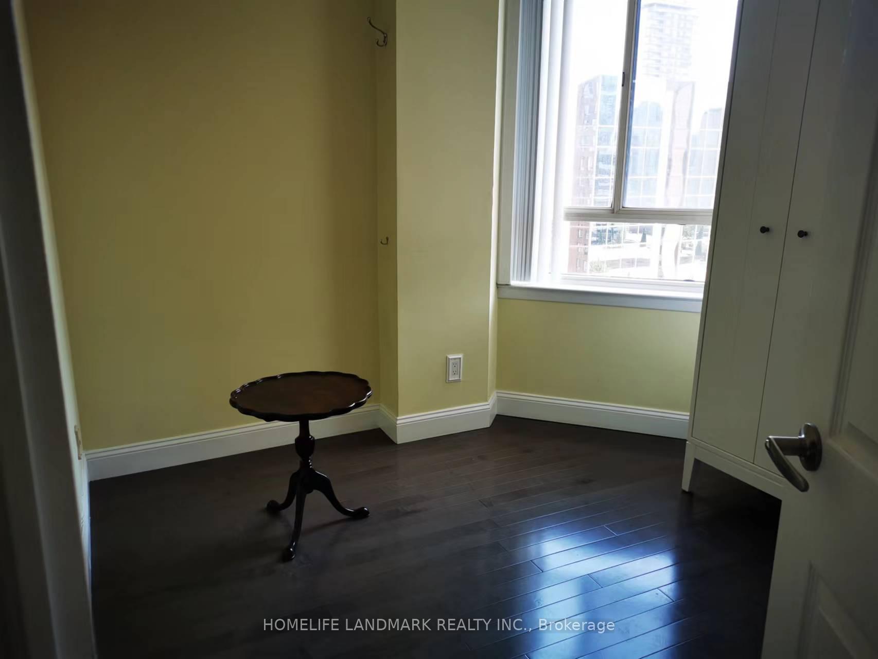 2 Bedrooms Condo at 633 Bay, Toronto For sale