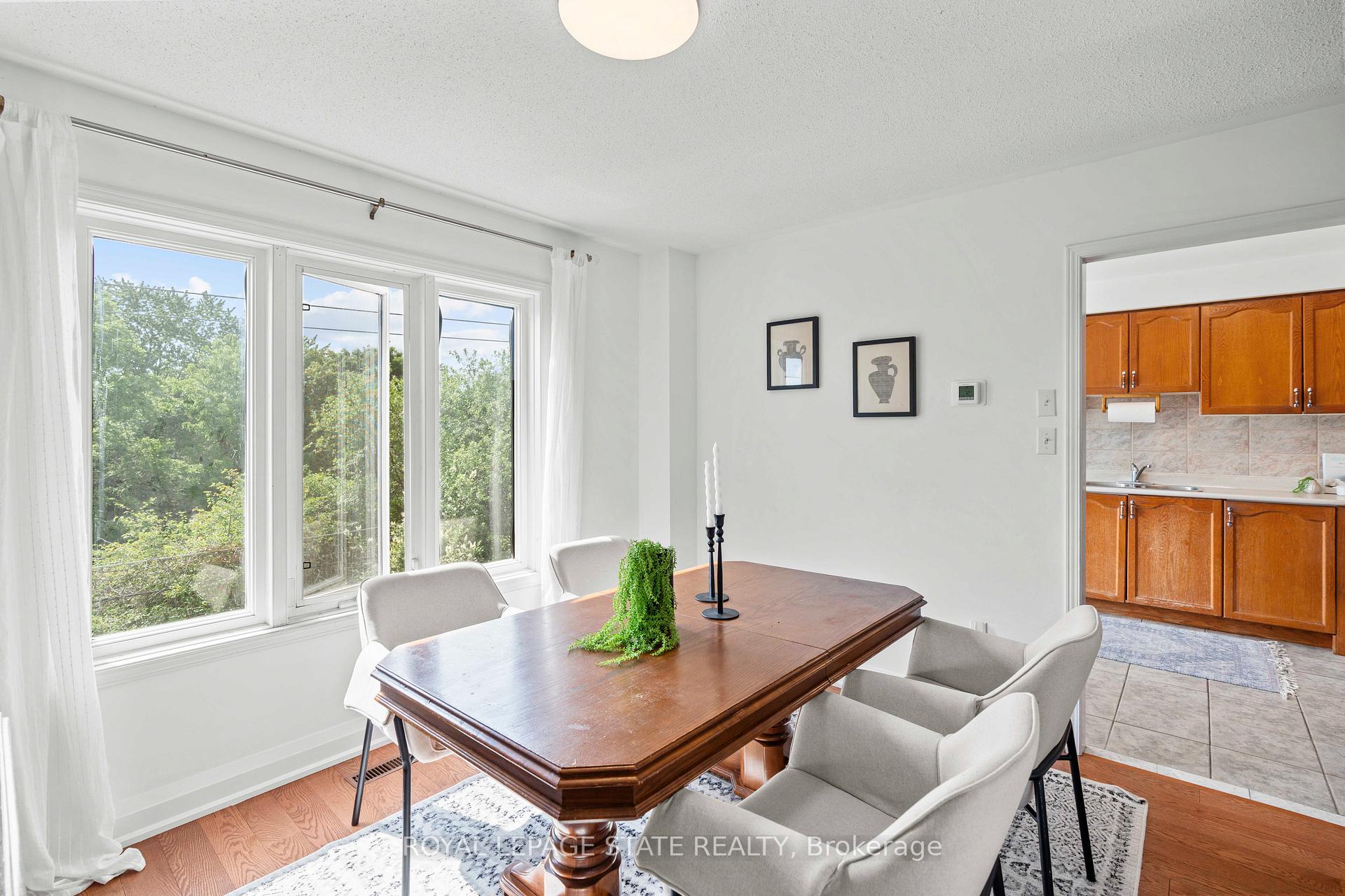 3 Bedrooms Condo at 5090 Fairview, Burlington For sale