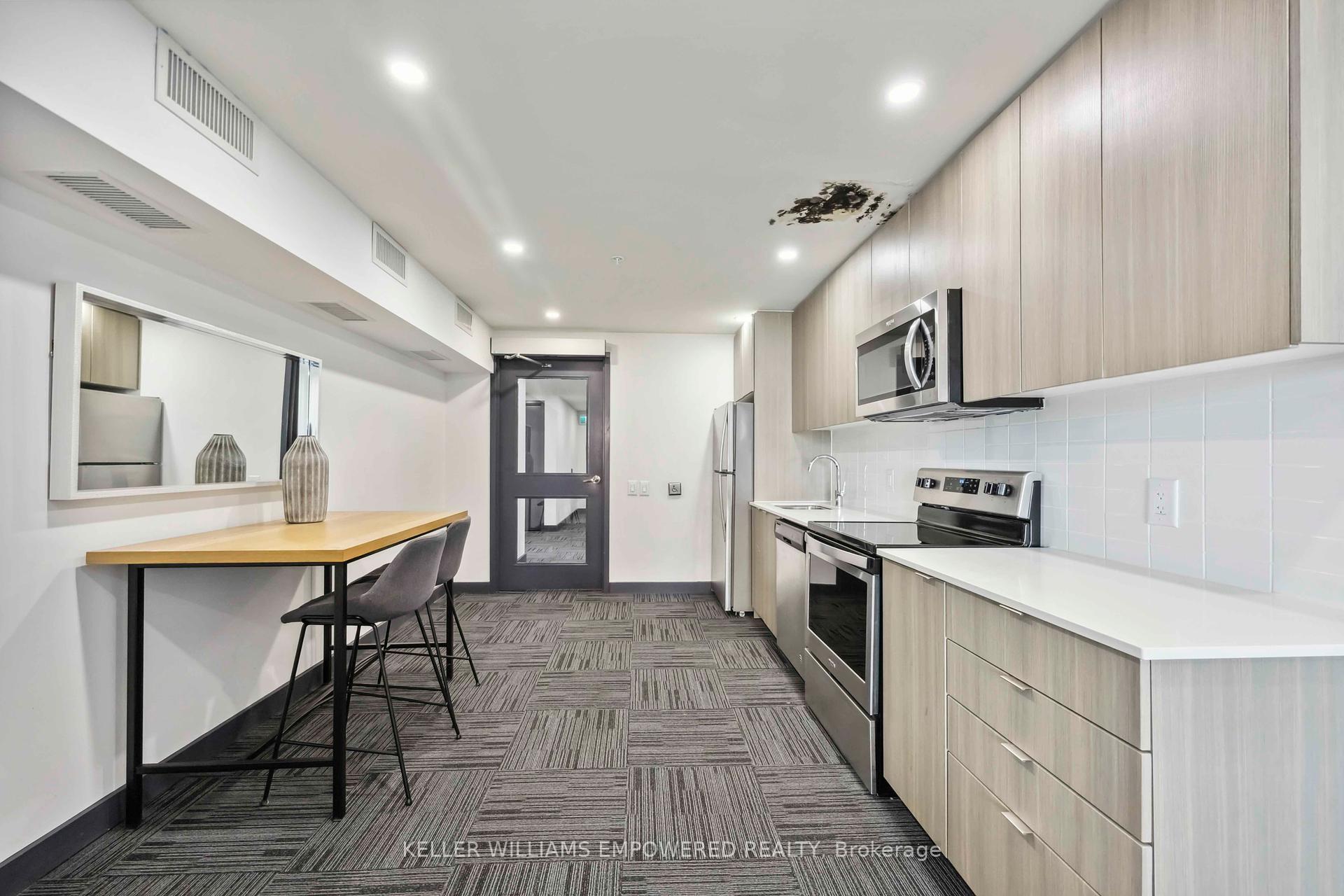 3 Bedrooms Condo at 3237 Bayview, Toronto For sale