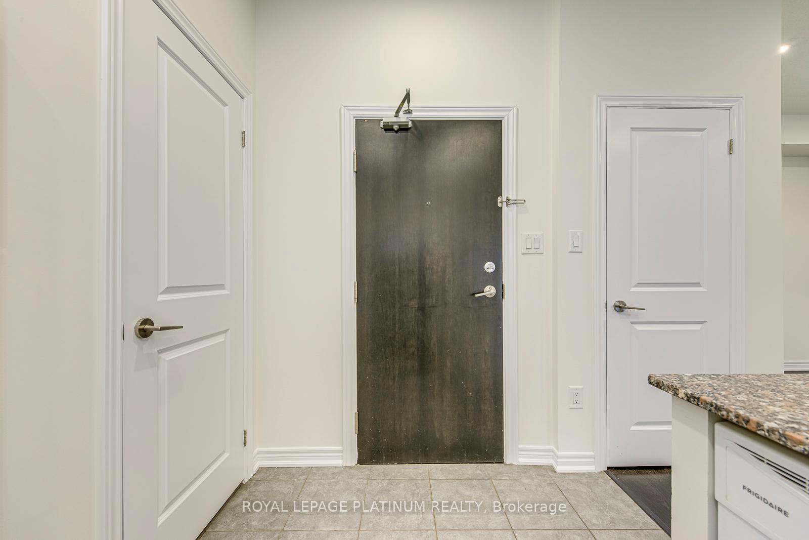 2 Bedrooms Condo at 2339 Sawgrass, Oakville For sale