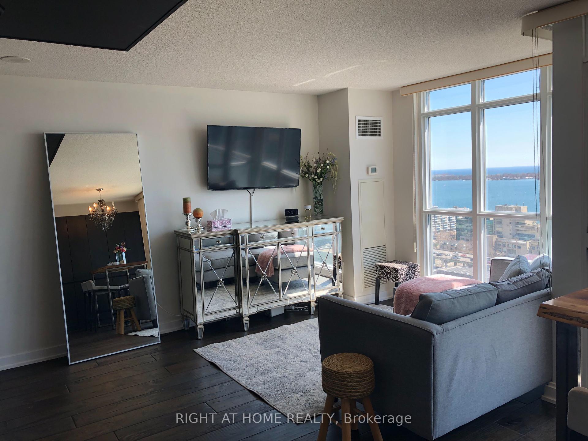 2 Bedrooms Condo at 15 Iceboat,  Toronto For sale