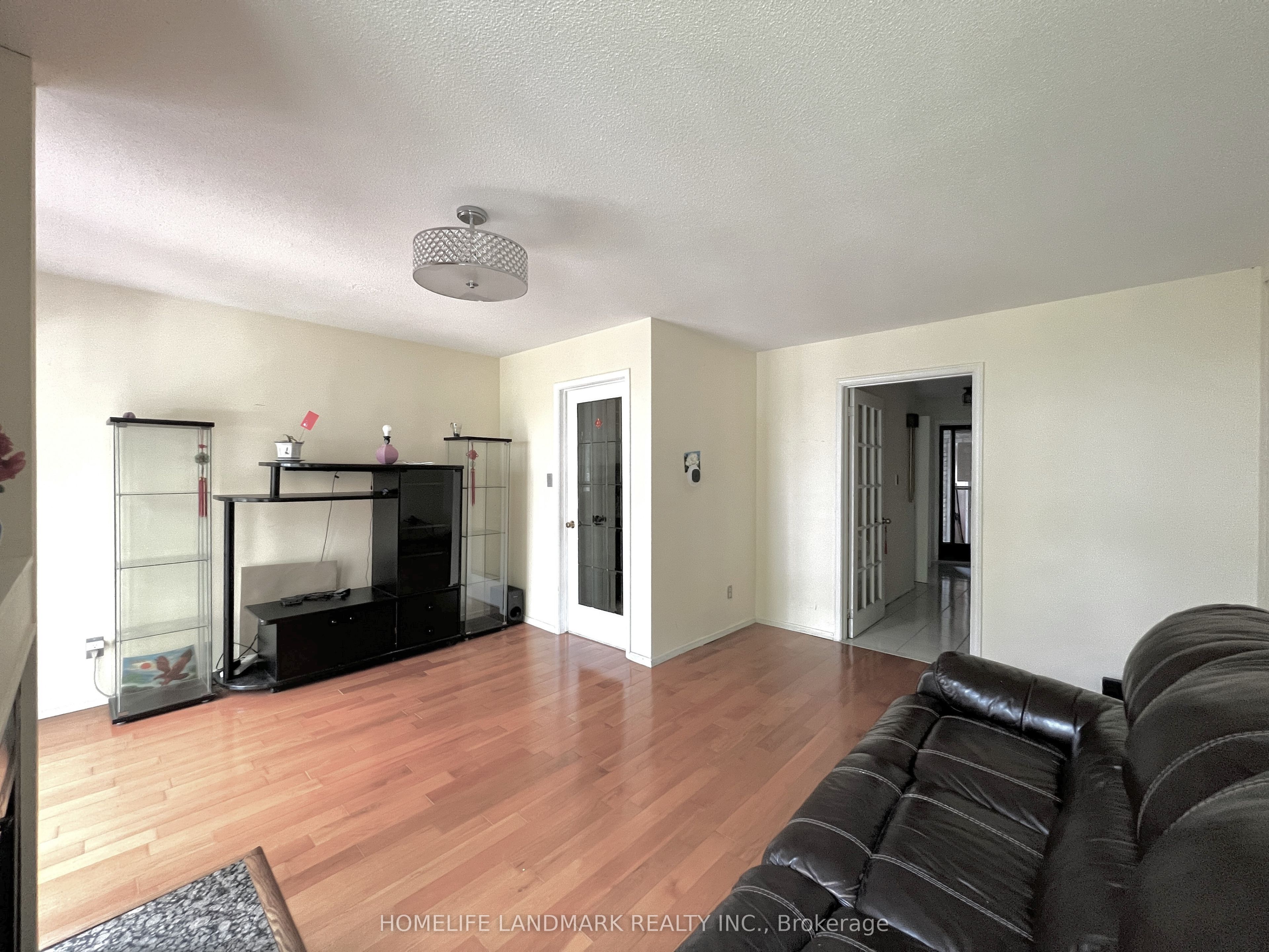 35 Sandyhook Square