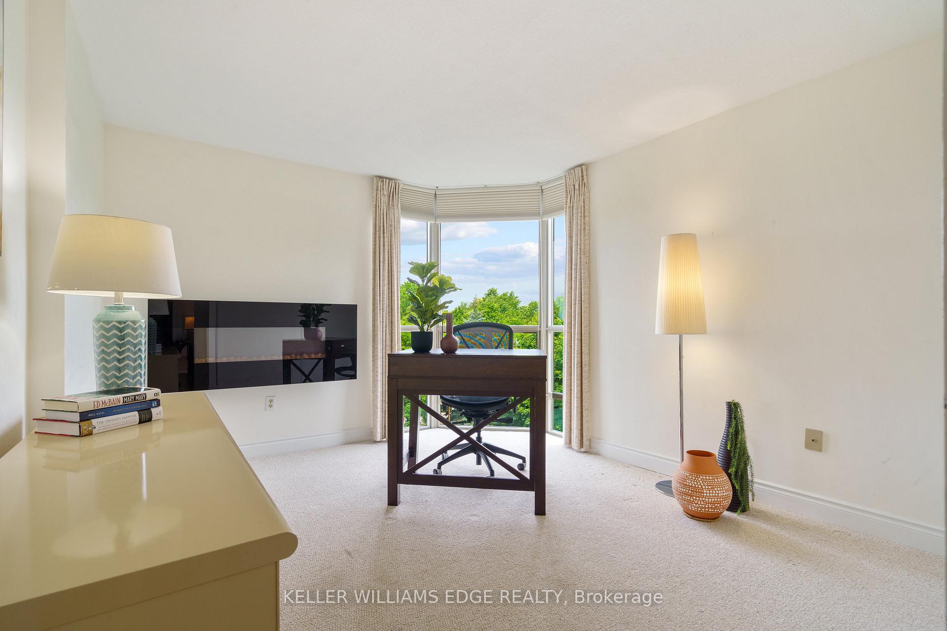 2 Bedrooms Condo at 5090 Pinedale, Burlington For sale