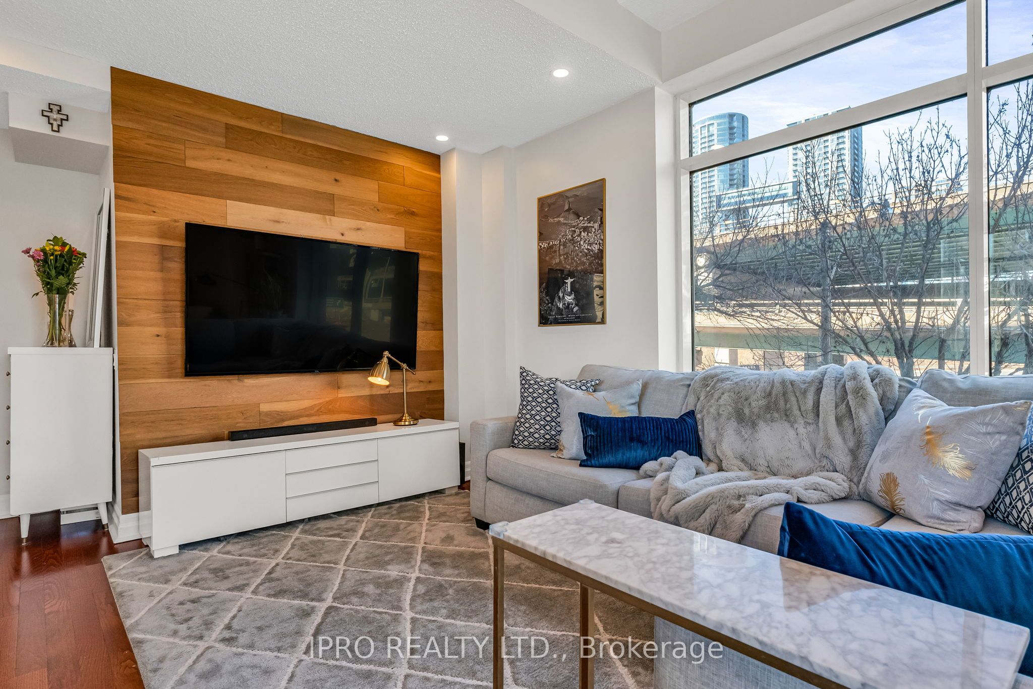 500 Queens Quay W, #210E