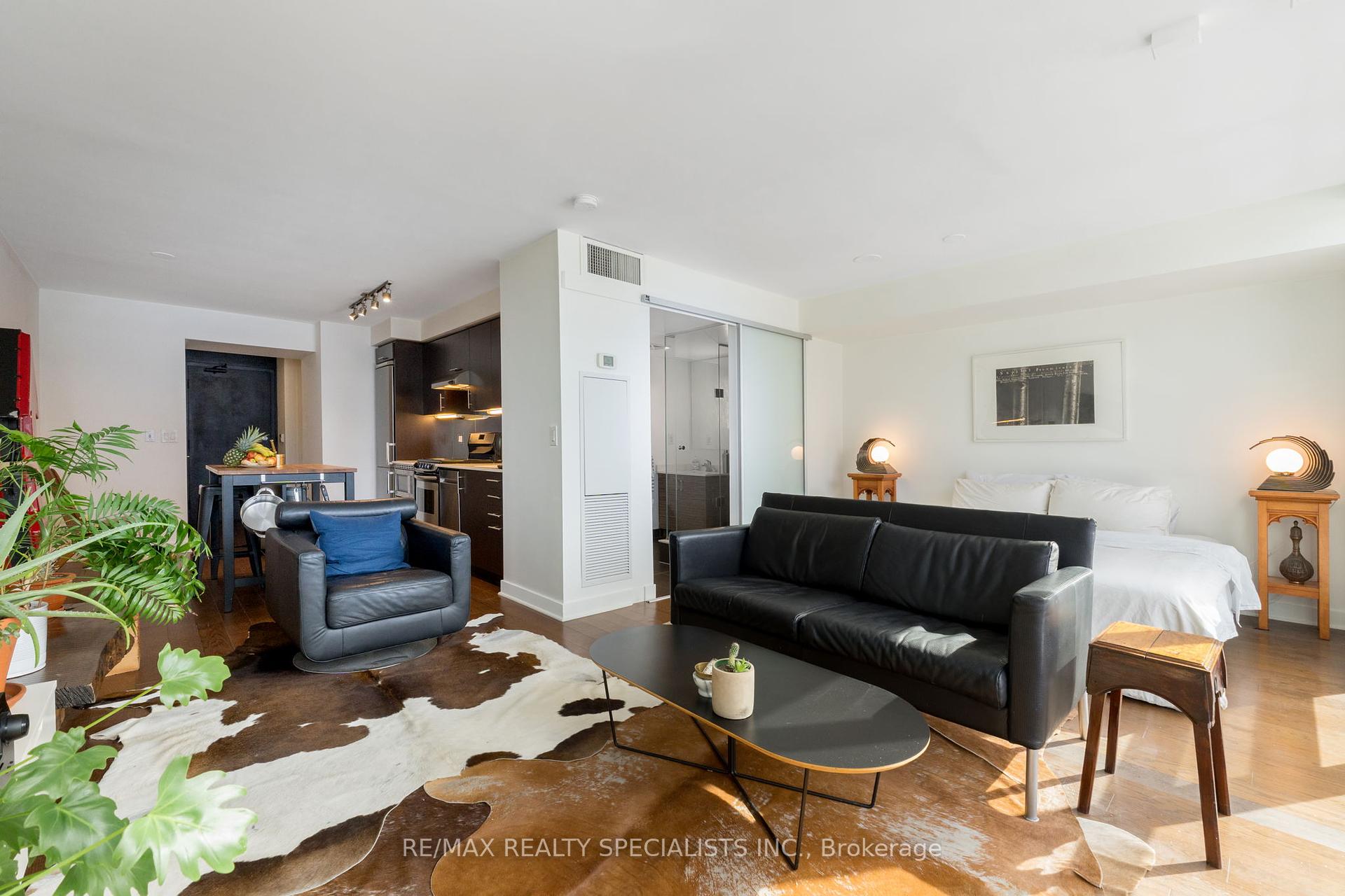 2 Bedrooms Condo at 320 Richmond, Toronto For sale