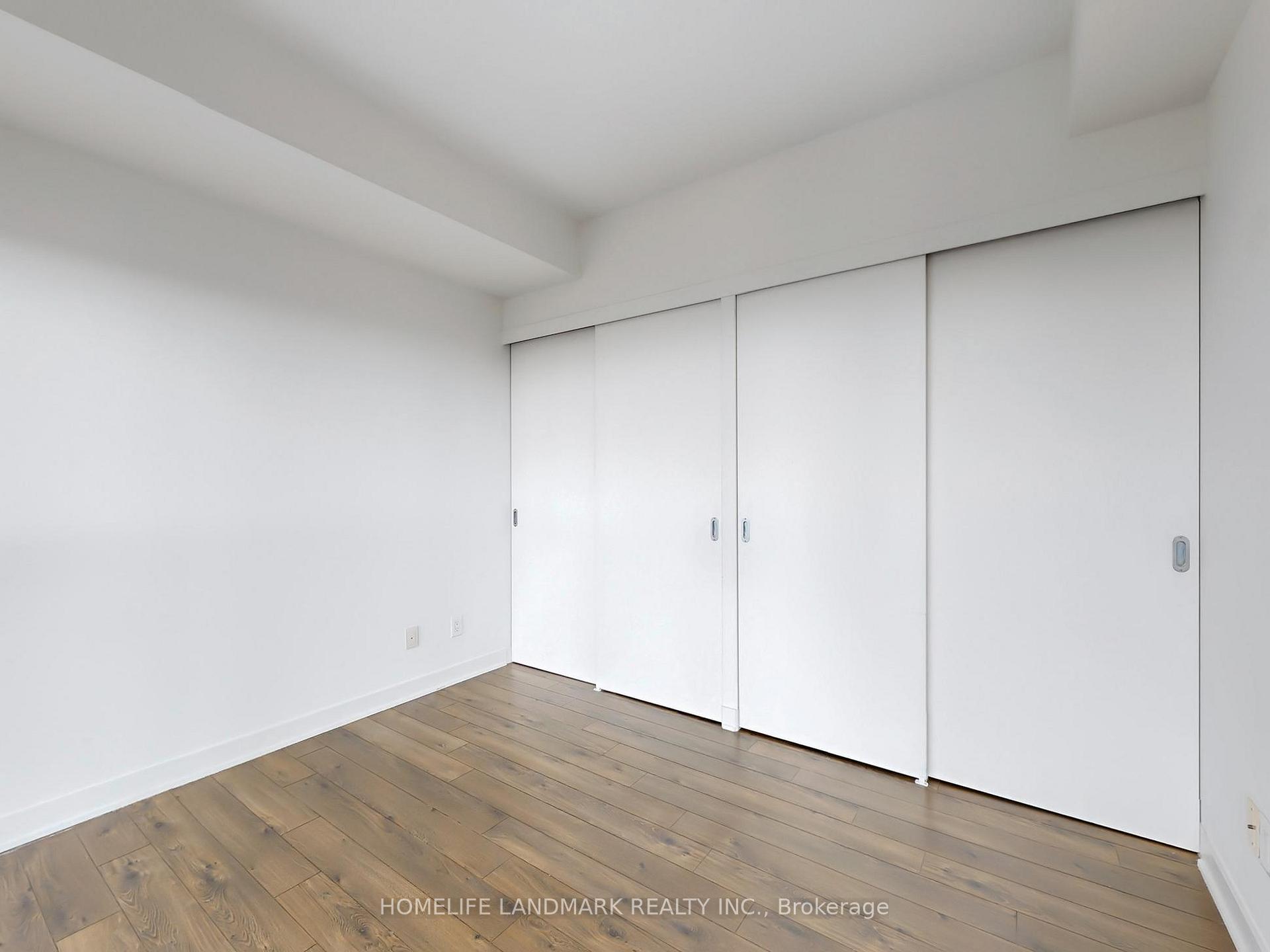 3 Bedrooms Condo at 110 Charles, Toronto For sale