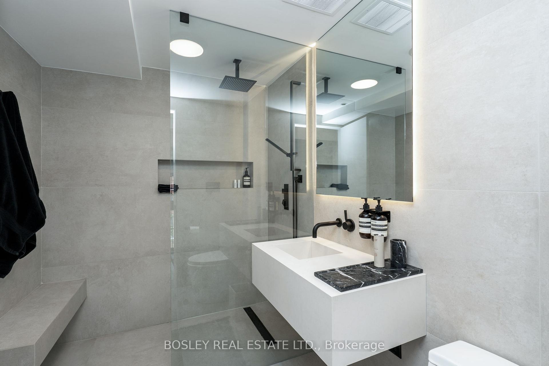 3 Bedrooms Condo at 183 Dovercourt, Toronto For sale