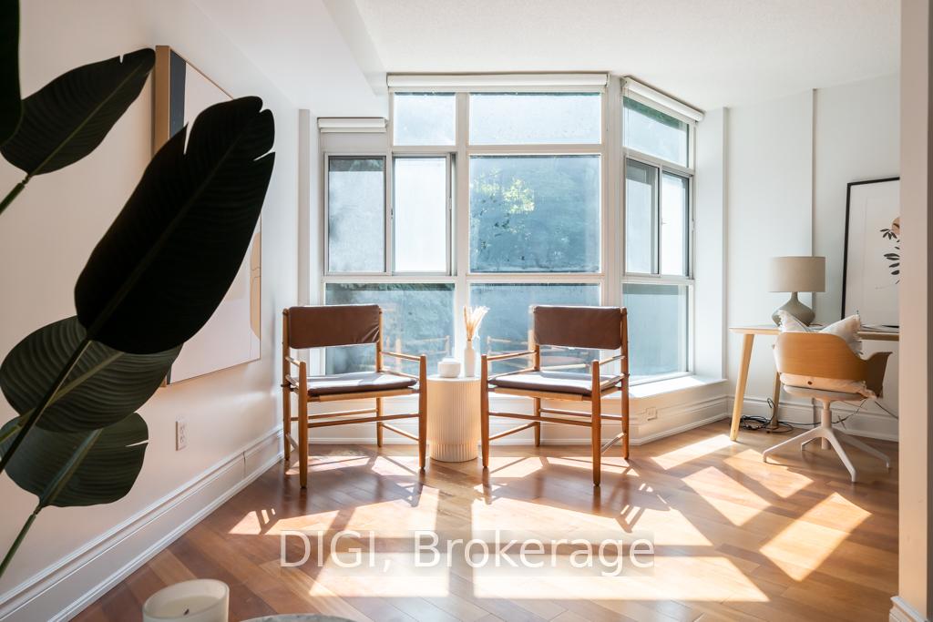 3 Bedrooms Condo at 75 York Mills, Toronto For sale