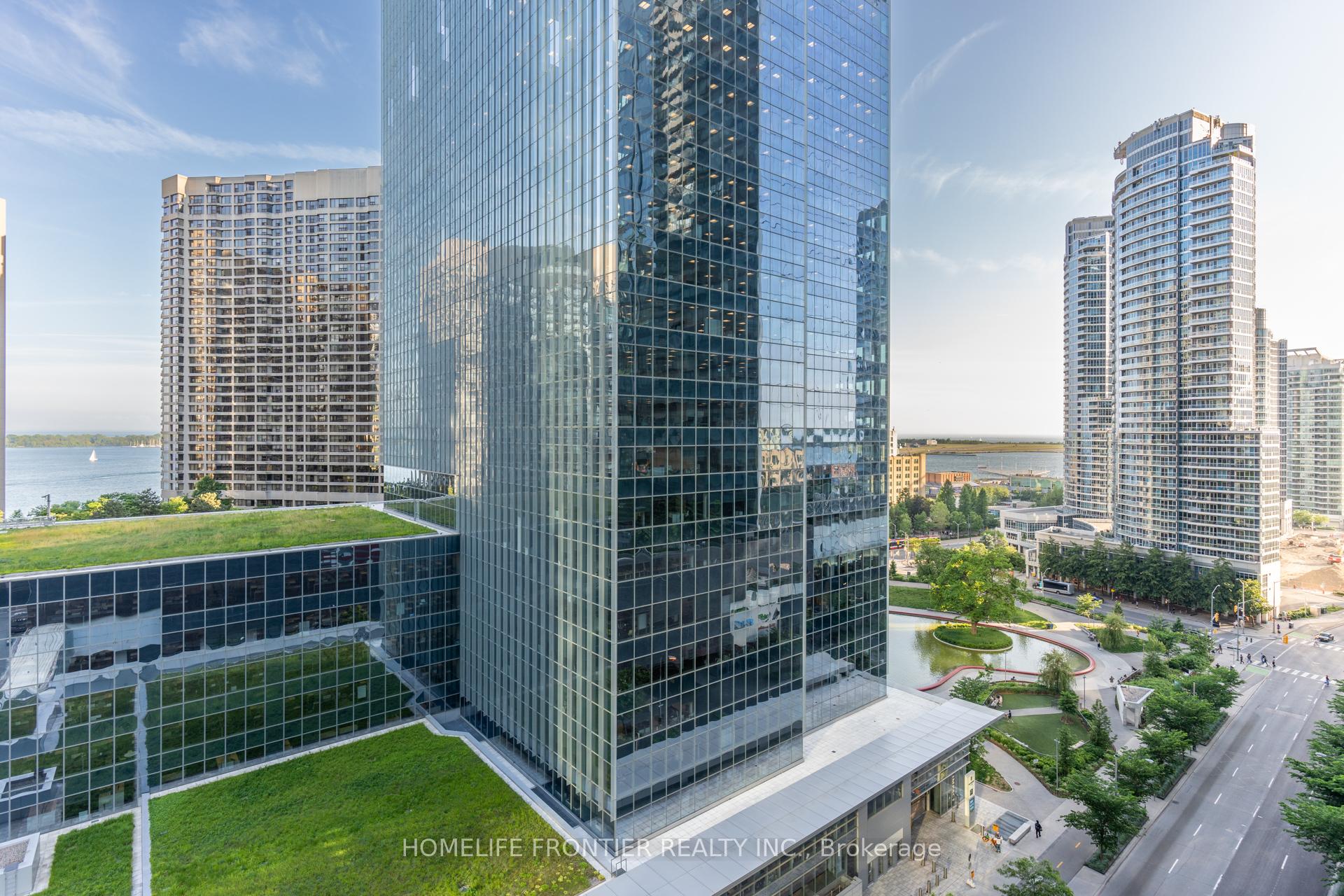 2 Bedrooms Condo at 88 Harbour, Toronto For sale