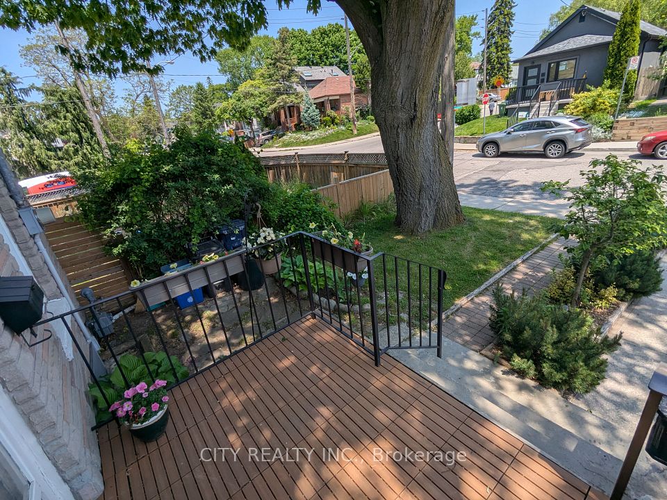 54 Grandville Avenue, Toronto, ON M6N 4T9