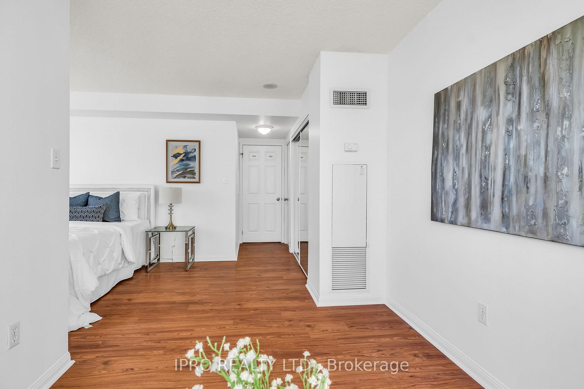 3 Bedrooms Condo at 23 Lorraine, Toronto For sale