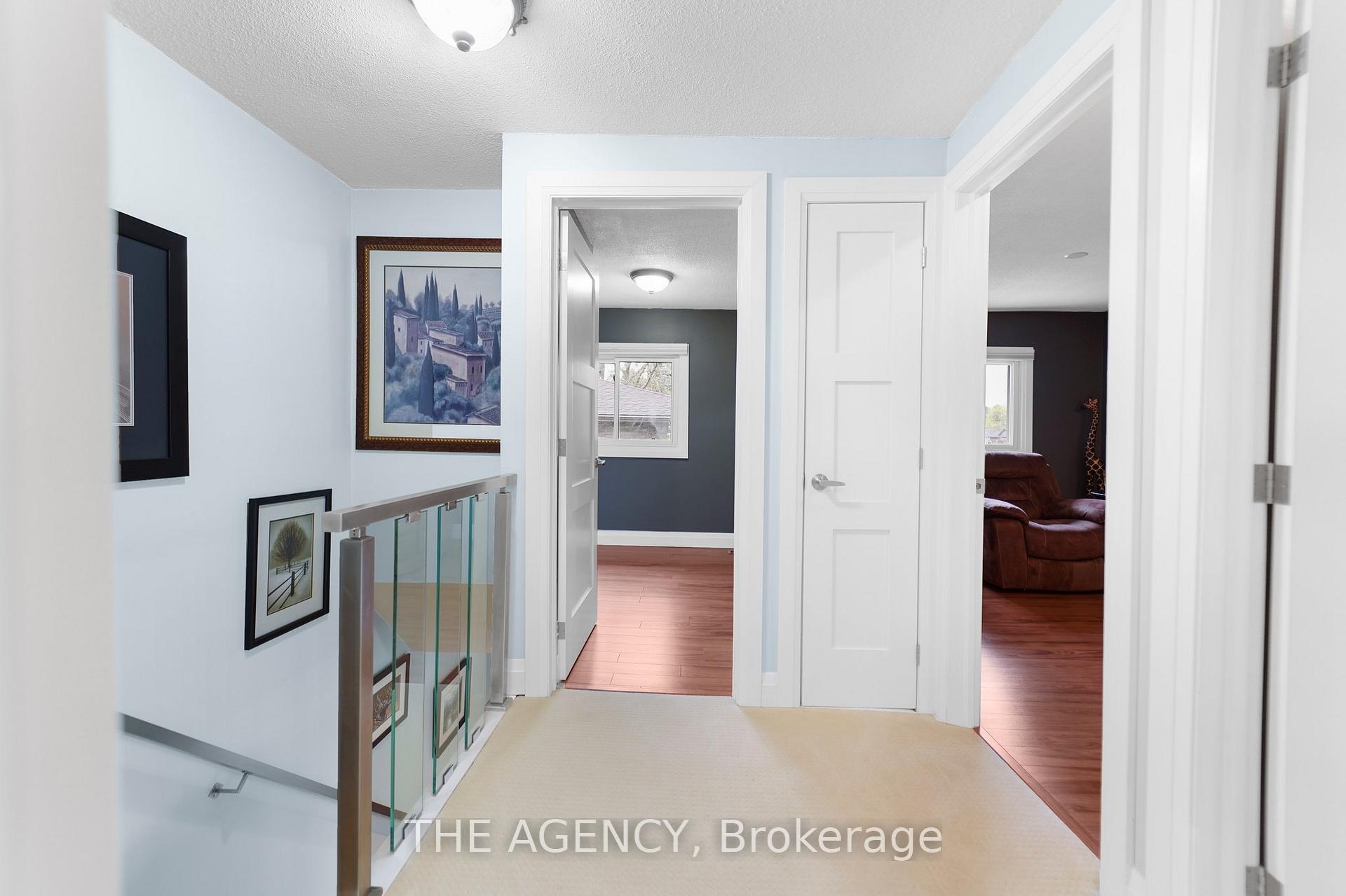 3 Bedrooms Condo at 965 Francis, Burlington For sale