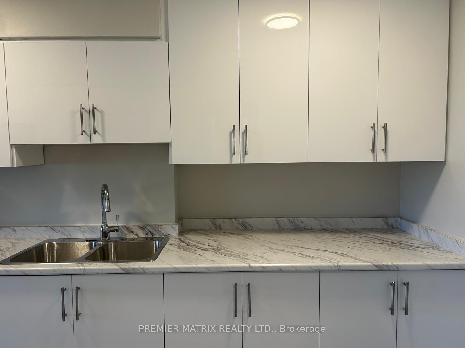 65 Thorncliffe Park Drive, #1404