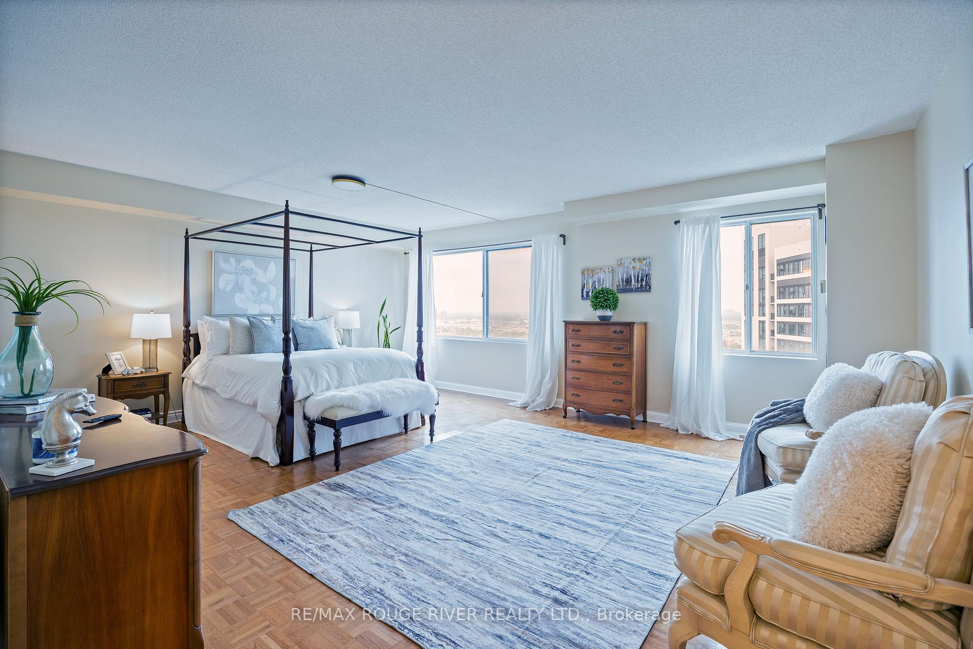 3 Bedrooms Condo at 101 Subway, Toronto For sale