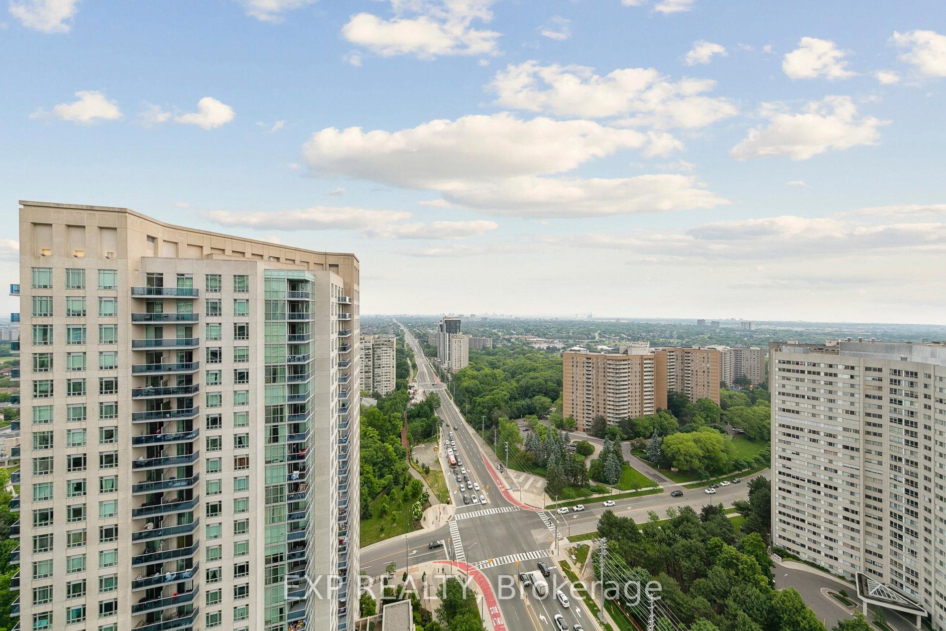 2 Bedrooms Condo at 70 Absolute, Mississauga For sale