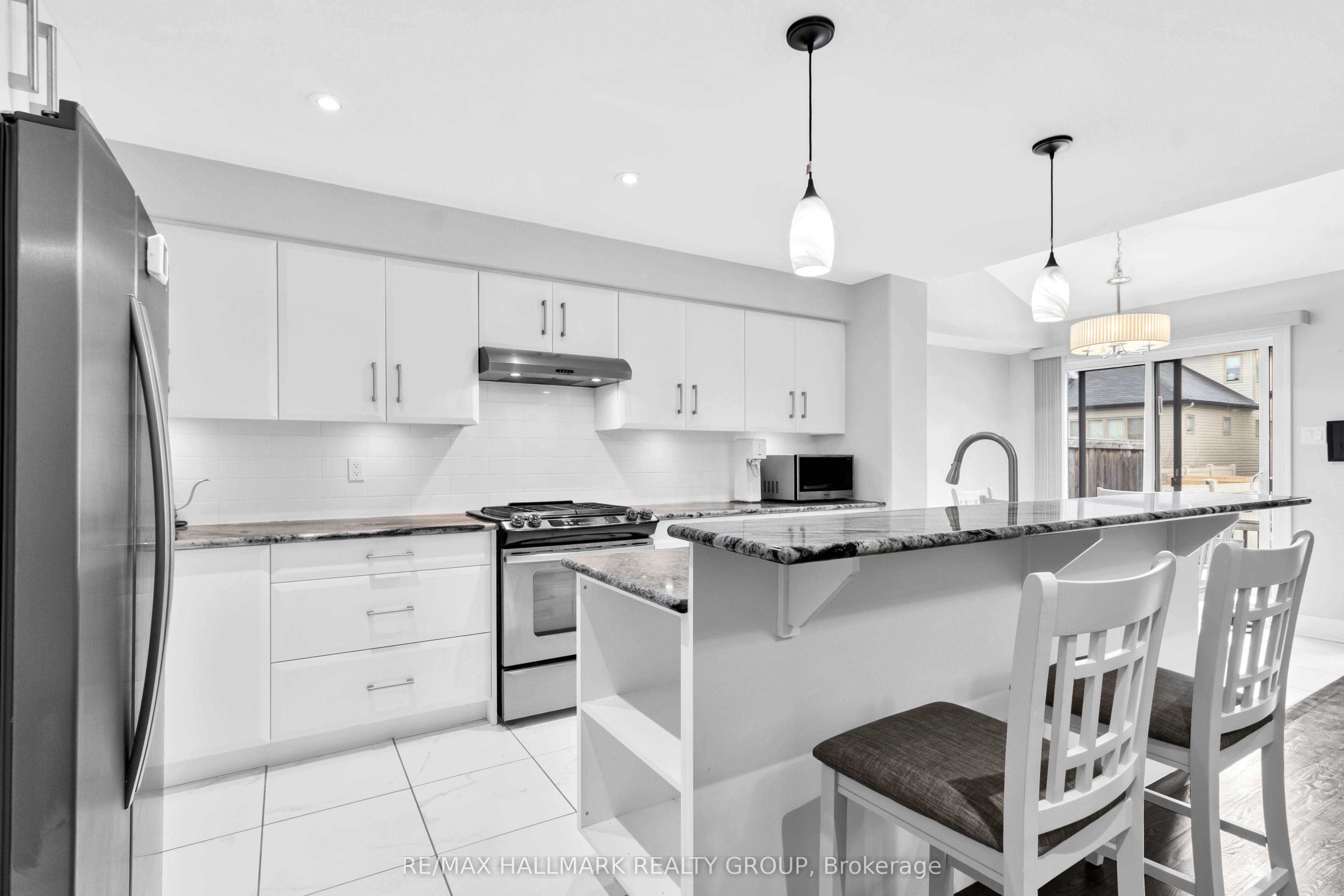 128 Woodhurst Crescent, StittsvilleMunsterRichmond, ON K2S 2G4