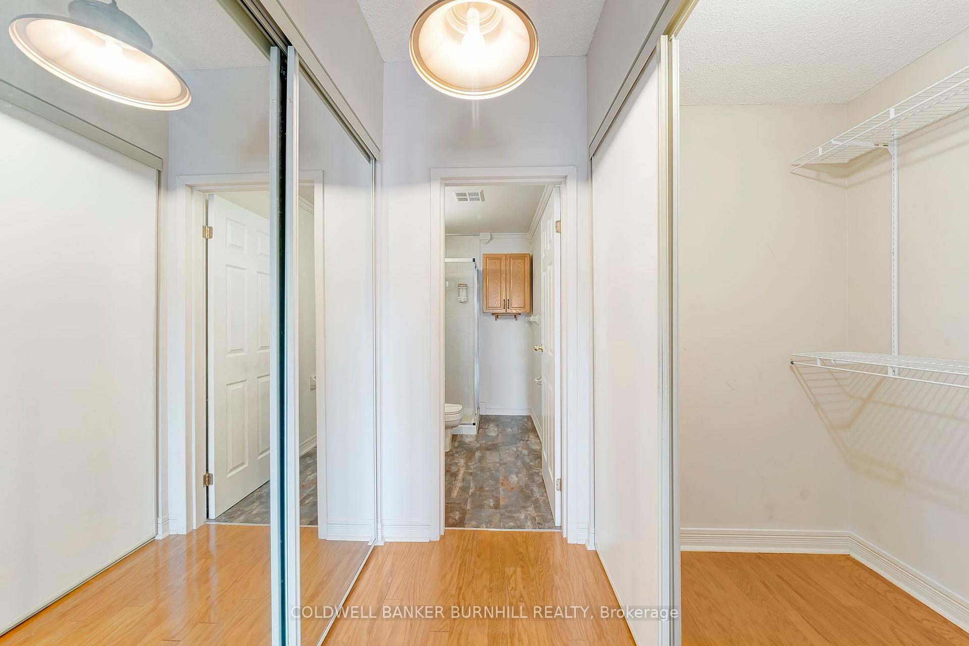 3 Bedrooms Condo at 495 Highway 8,  Hamilton For sale