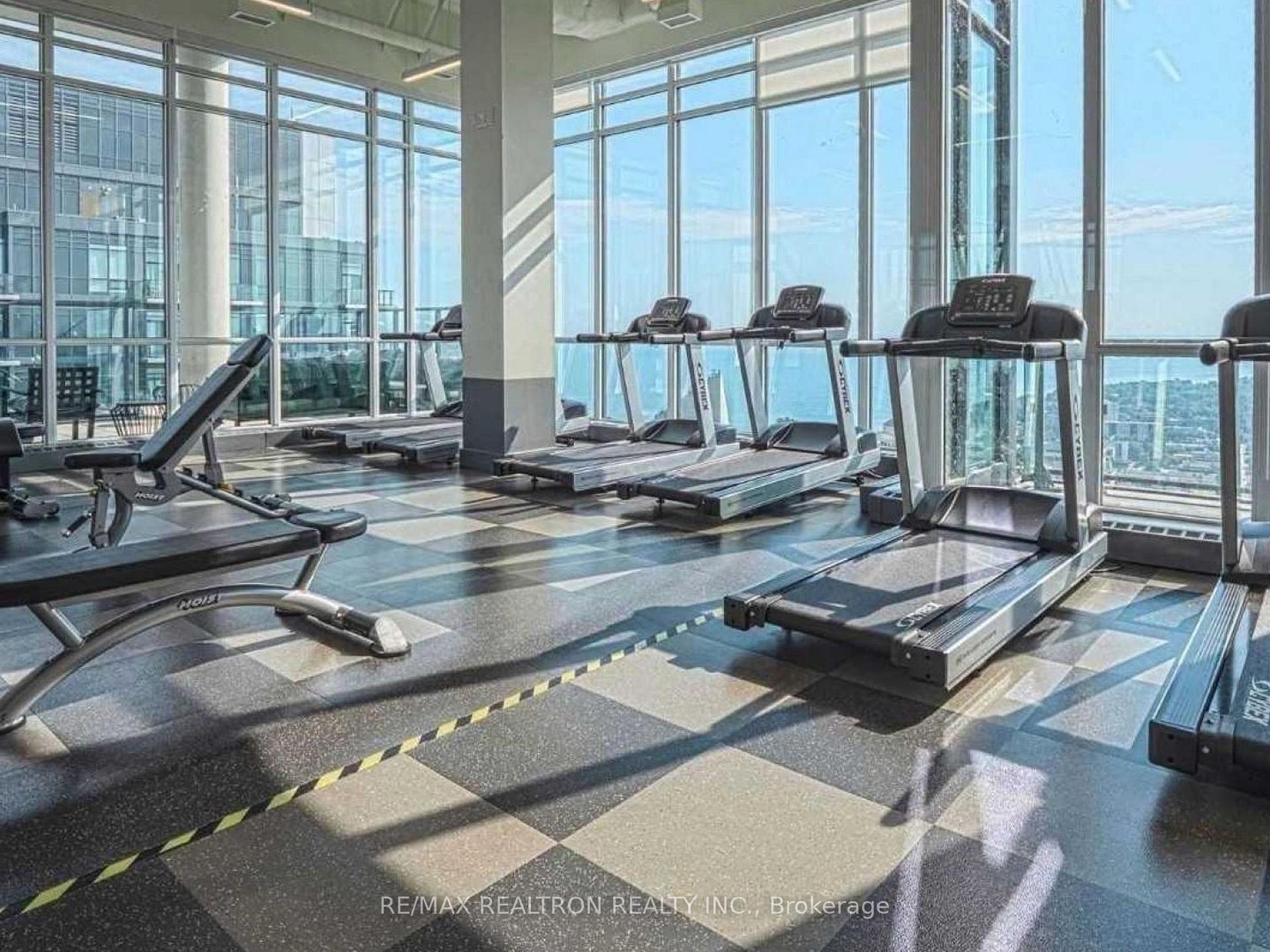 3 Bedrooms Condo at 10 Park Lawn, Toronto For sale