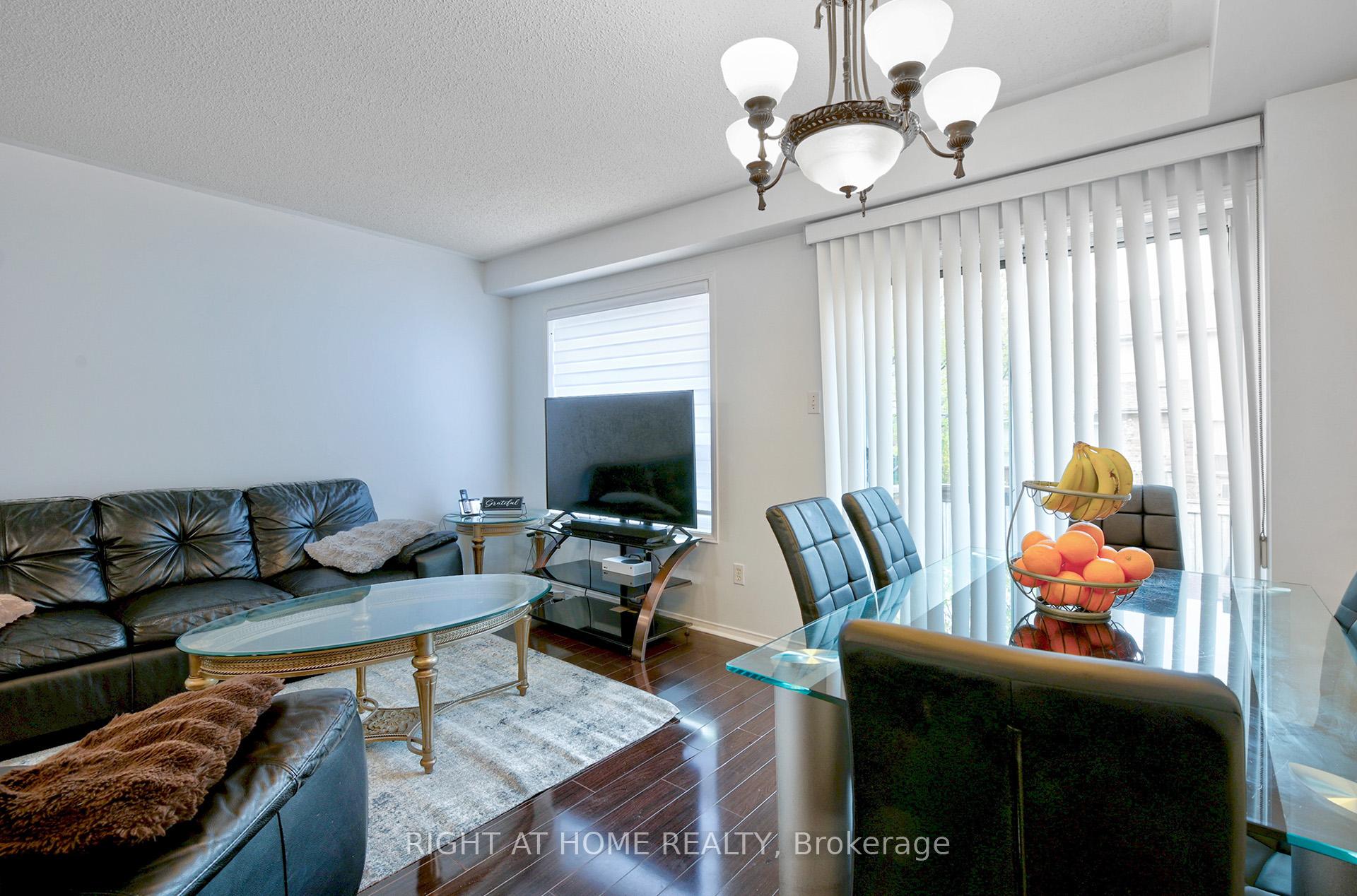 3 Bedrooms Condo at 4600 Kimbermount, Mississauga For sale