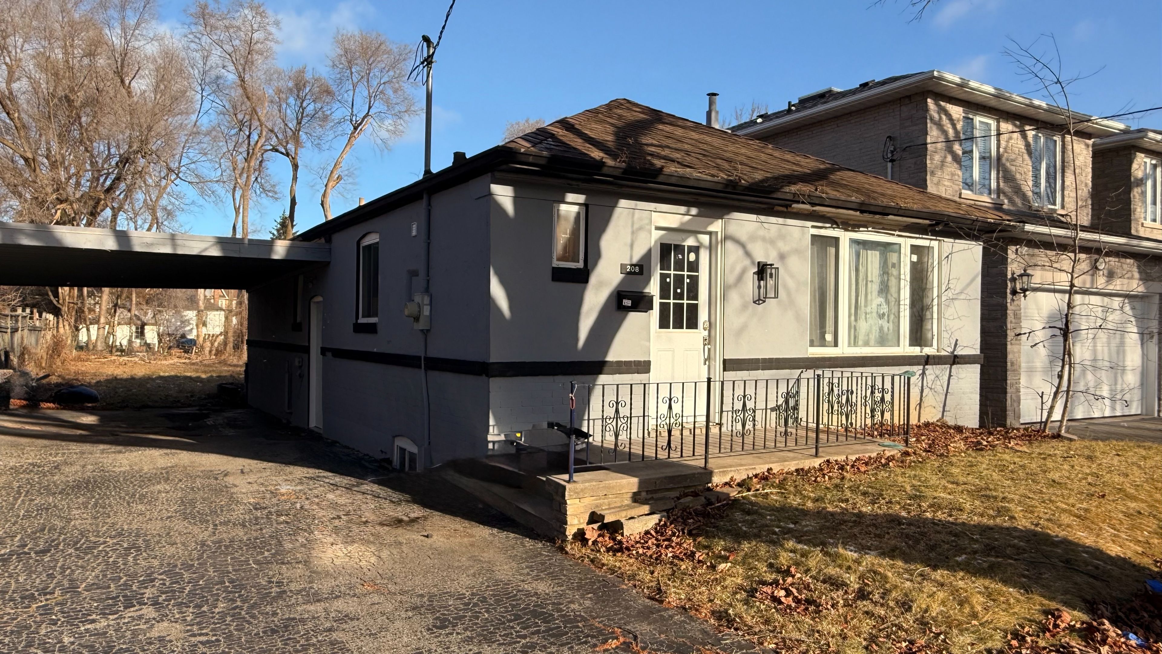 208 Olive Avenue Toronto C14 Ontario M2N 4P6