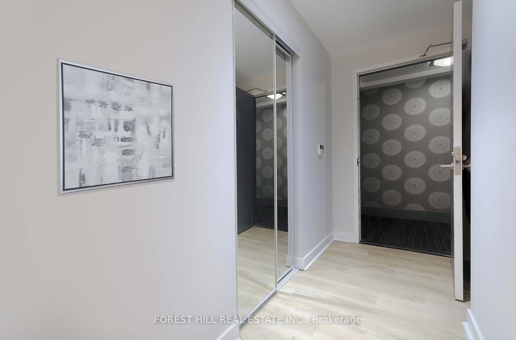 58 Orchard View Boulevard, #401