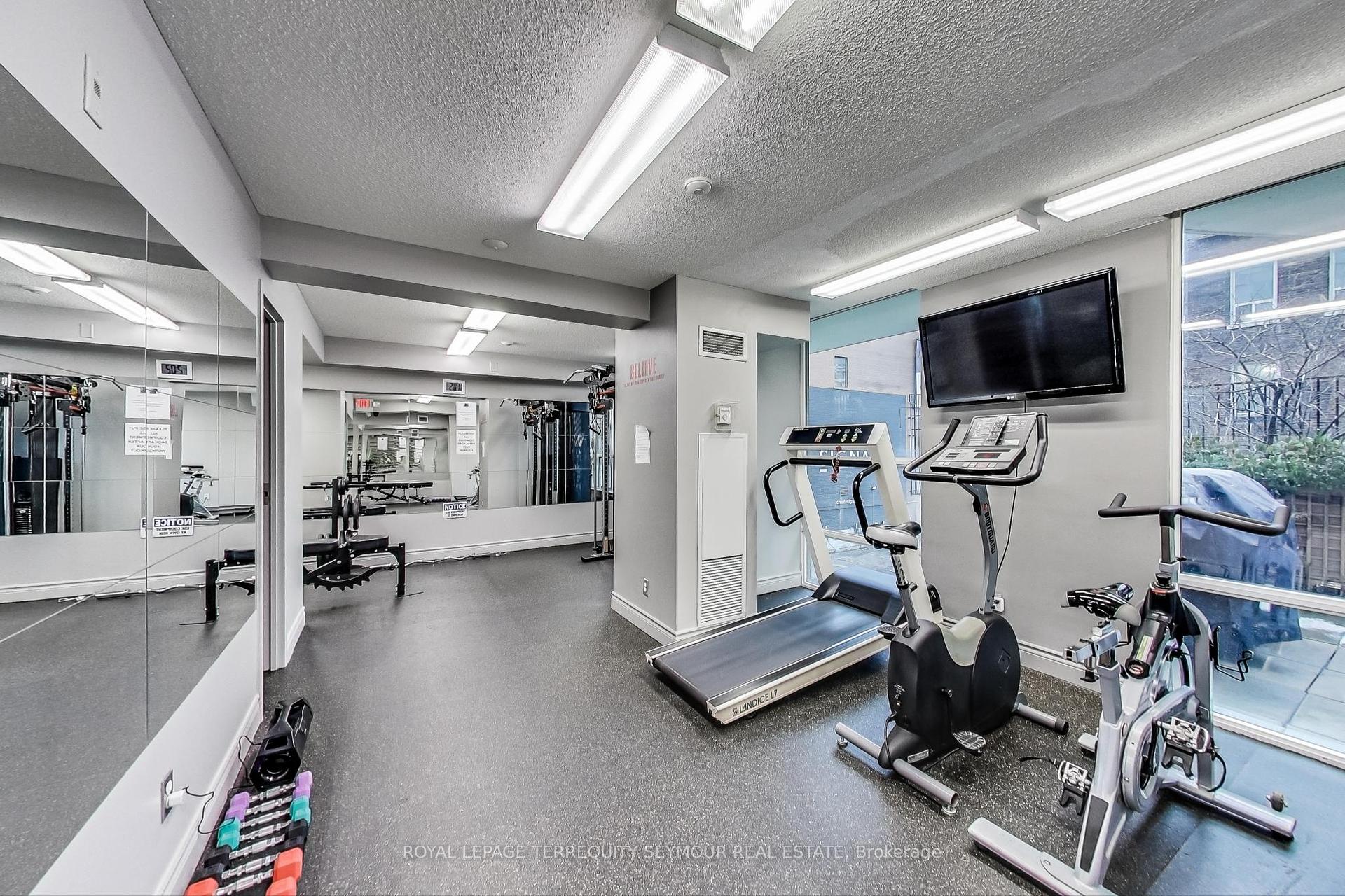 3 Bedrooms Condo at 77 Lombard, Toronto For sale