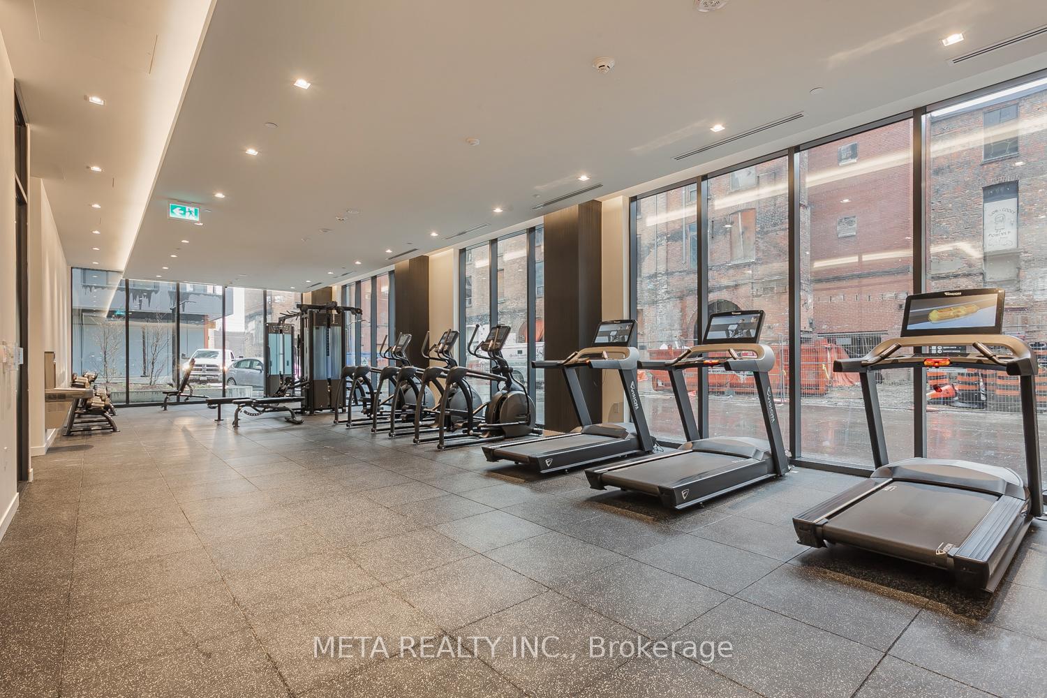 2 Bedrooms Condo at 9 Tecumseth, Toronto For sale