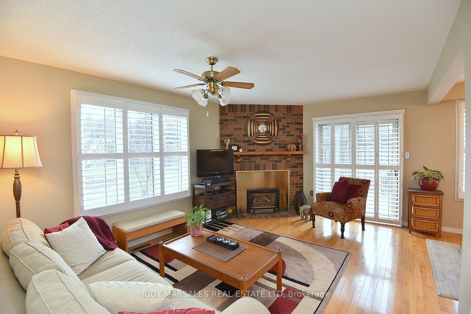 3 Bedrooms Condo at 644 Upper Paradise,  Hamilton For sale