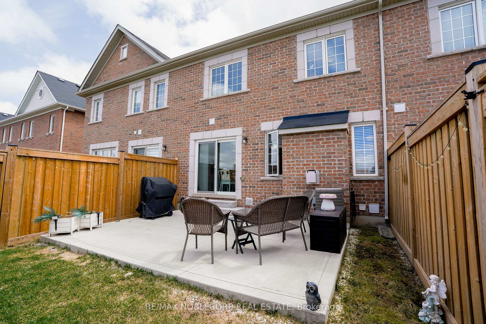 1152 Duignan Crescent, Milton, ON L9E 1C3