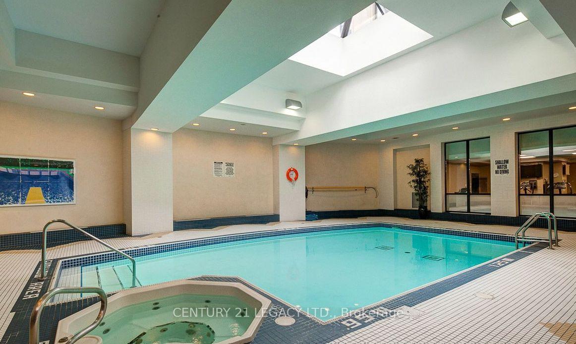 1 Bedroom Condo at 155 Beecroft, Toronto For sale