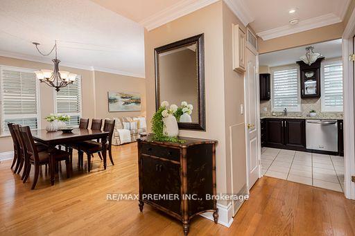 2 Bedrooms Condo at 53 Woodbridge, Vaughan For sale