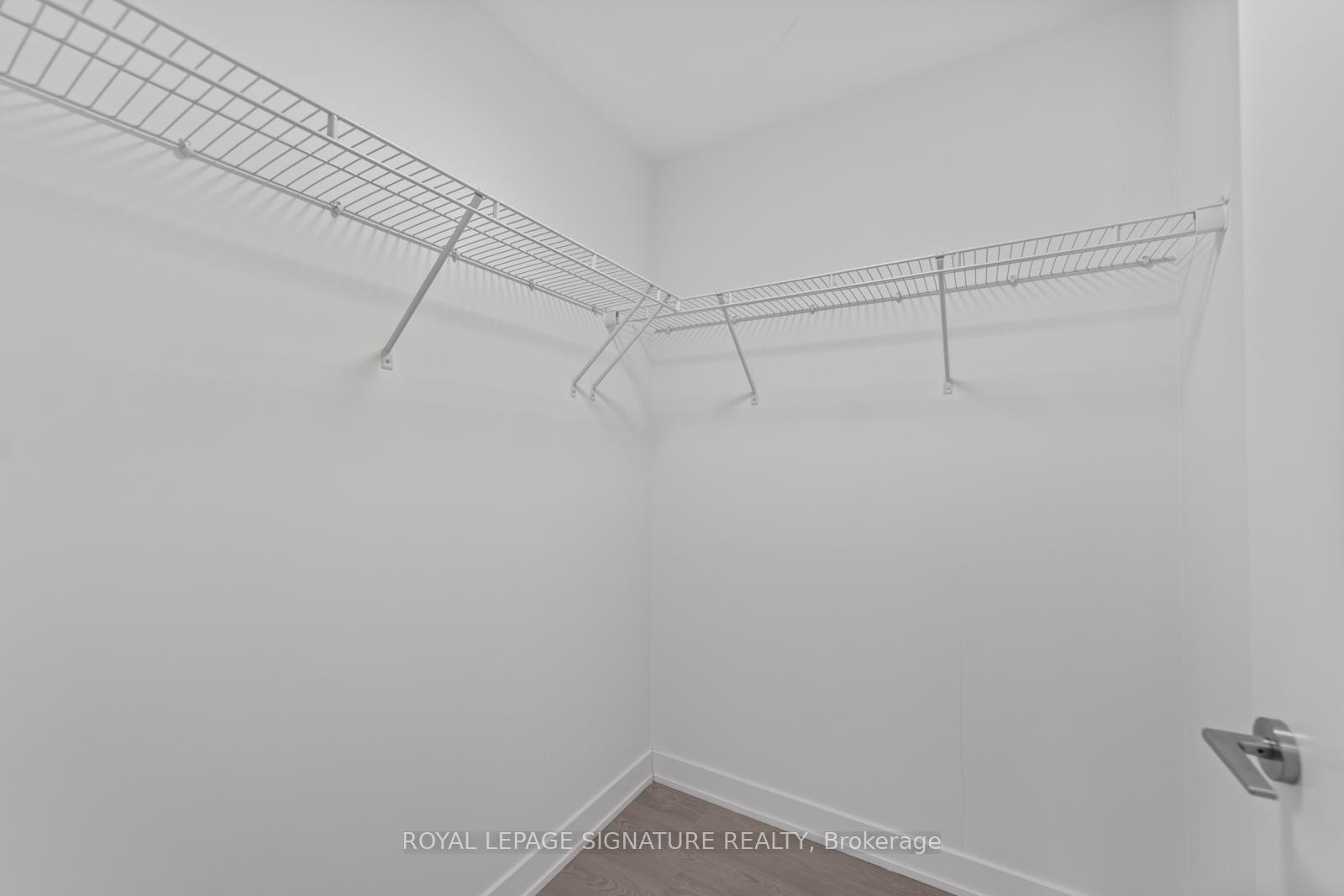3 Bedrooms Condo at 15 Queens, Toronto For sale