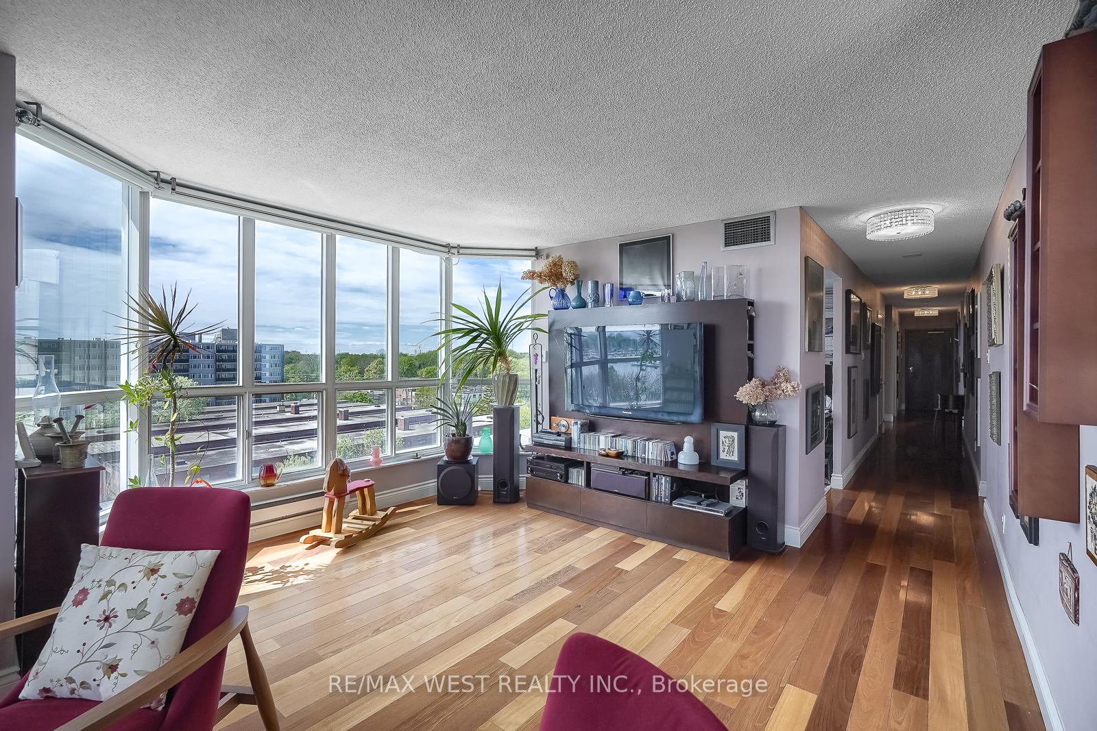 3 Bedrooms Condo at 2285 Lake Shore, Toronto For sale